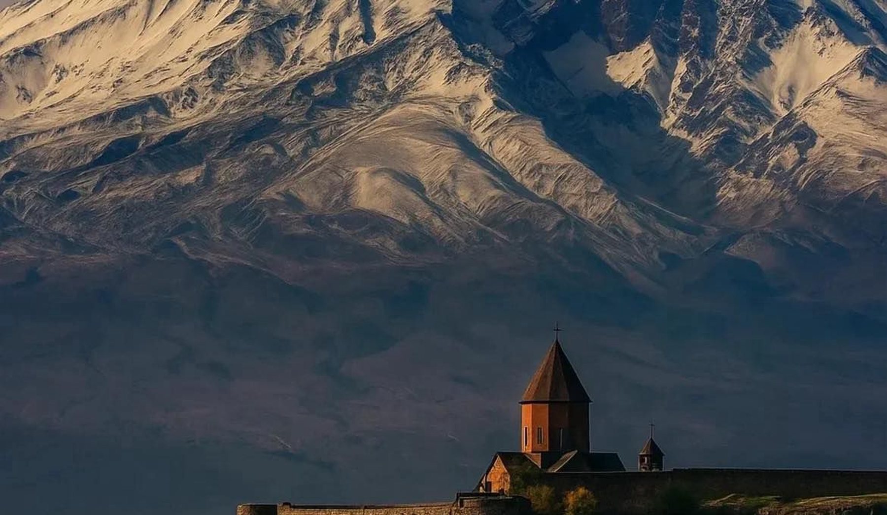 Խոր Վիրապը Արարատի ֆոնին